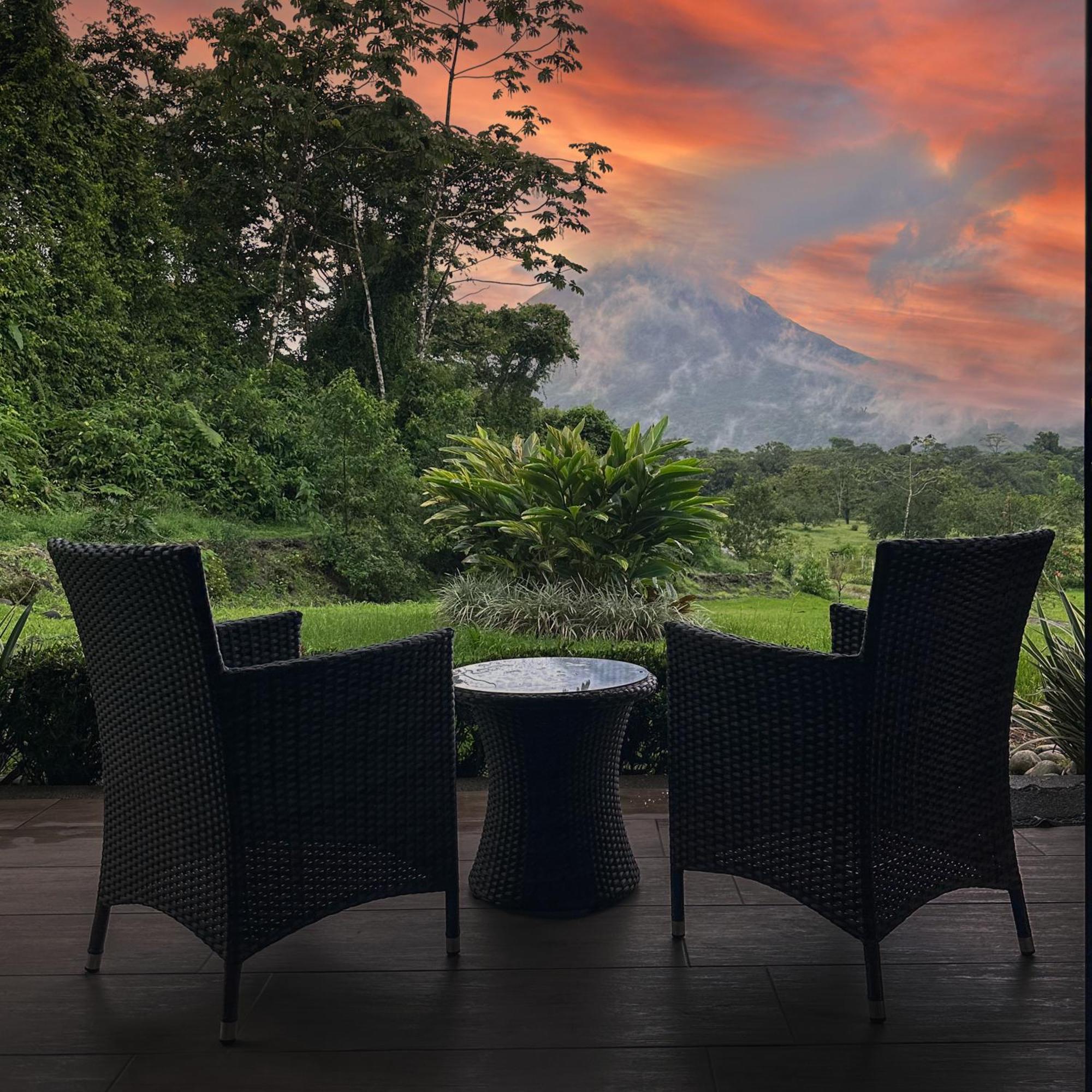 Arenal Roca Suites La Fortuna ภายนอก รูปภาพ